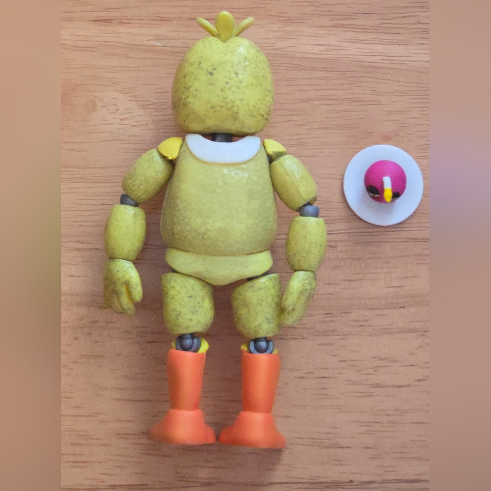 Funko Five Nights at Freddy's Chica action figure - Picture 7 of 7